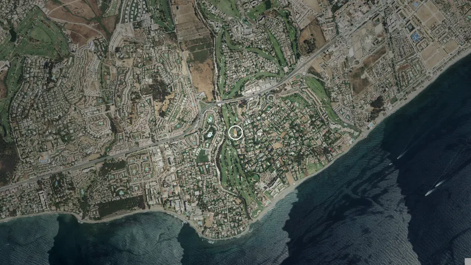 Terrain en front de golf avec projet de villa, Guadalmina Baja