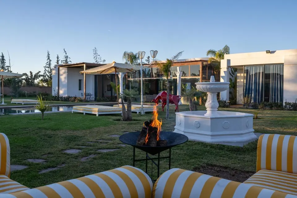 Villa neuve avec piscine et grand jardin, route de Ouarzazate, Marrakech