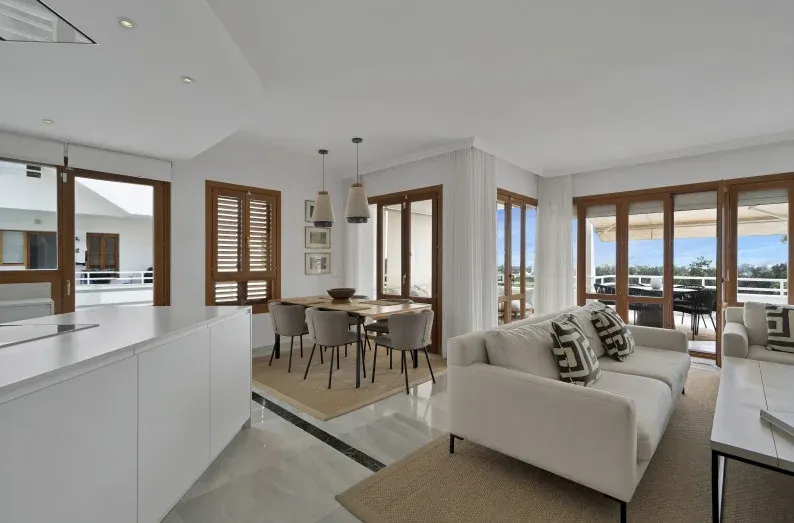 Alcores del Golf — Appartement à Nueva Andalucía